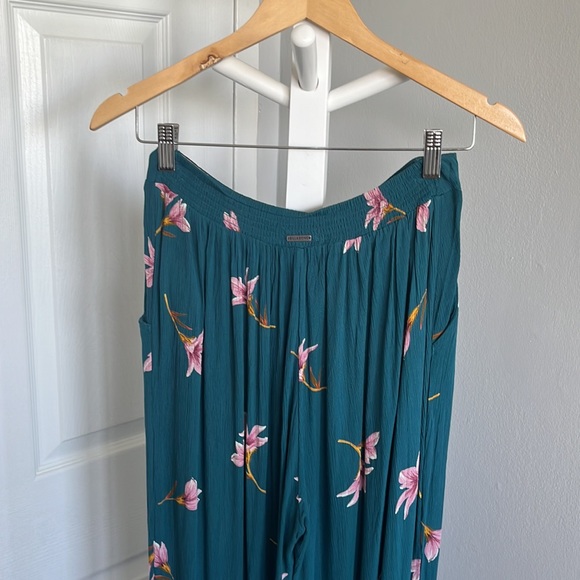 Billabong Flowy Floral Pant in Teal - Picture 2 of 5